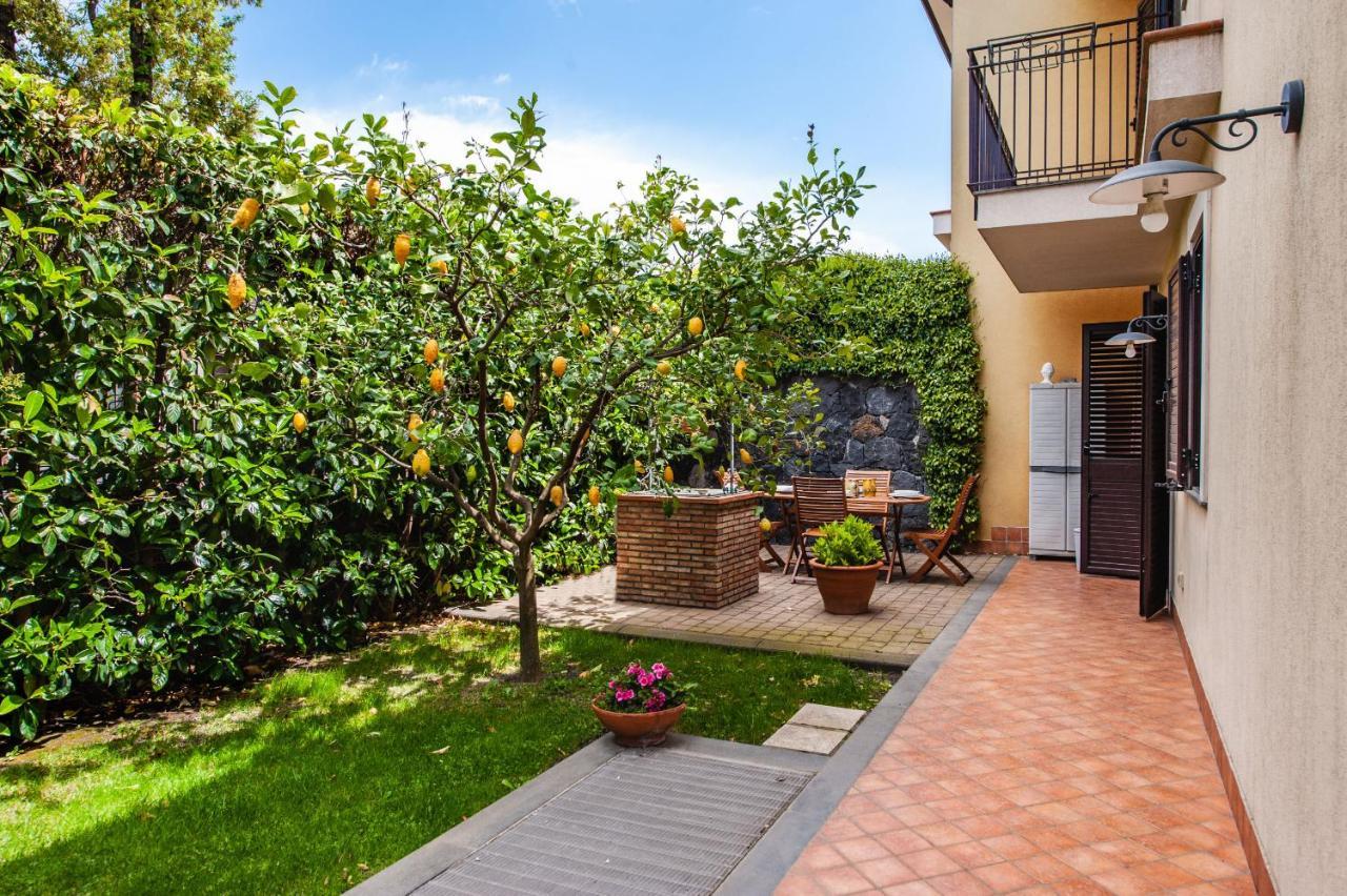 Вилла Siliqua House With Garden By Wonderful Italy Трекастаньи Экстерьер фото